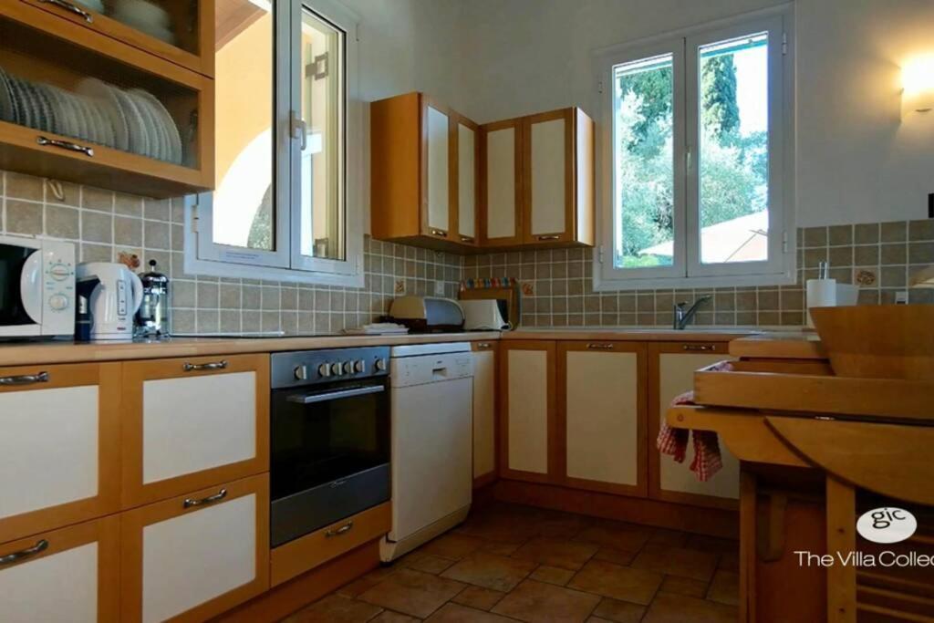 Gastouri Villa Pascalia With Heated Pool In October And Views Αχίλλειο Εξωτερικό φωτογραφία